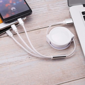 สายเคเบิลข้อมูลแบบยืดหดได้ 3-in-1 พร้อมหัวต่อ USB Type C, Micro USB และ Lightning สำหรับโทรศัพท์มือถือและรถยนต์ - Product Image 4