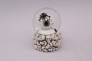 Rắn chuông bọc sọ long lanh màu đen 45mm Quả cầu tuyết ma quái <span class=keywords><strong>Gothic</strong></span> ác Halloween kinh dị Quả cầu nước kỳ nghỉ Nguồn cung cấp - Product Image 3