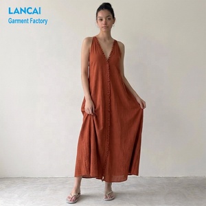 <span class=keywords><strong>Abito</strong></span> in <span class=keywords><strong>Cotone</strong></span> Muslin Stile Boho con Logo Personalizzato, Vestito Lungo Sexy con Scollo a V Profondo e Schiena Scoperta, Abbigliamento da Resort e Spiaggia OEM - Product Image 2