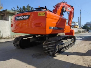Excavatrice sur chenilles d'occasion Doosan DX225LC-9C de 22 tonnes, d'origine coréenne, de taille moyenne, pour travaux de construction - Product Image 6