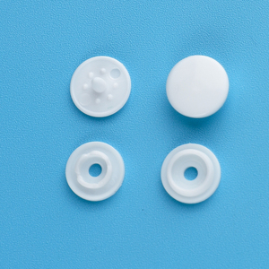 Buôn sỉ nhà máy phụ kiện trong suốt hoàn toàn dùng cho quần áo trẻ em, khuy bấm trong suốt, băng dính cho túi <span class=keywords><strong>PVC</strong></span>, khuy bấm nhựa - Product Image 5