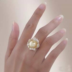 แหวนเงินแท้ S925 ดีไซน์ทันสมัย ประดับเพชรเจียระไนทรงกลมขนาด 9-12 มม. รุ่น 10733 พร้อมฐานตั้งเครื่องประดับ สวยหรูและทันสมัย - Product Image 1