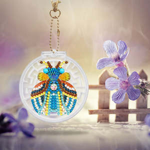 Kits de porte-clés de peinture diamant DIY, porte-clés colibris en diamant, décoration de sac, porte-clés de peinture diamant de Noël avec labyrinthe - Product Image 1