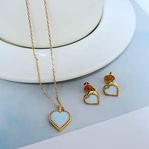 สร้อยคอรูปหัวใจสำหรับผู้หญิงฝังเพทายเคลือบสีลูกกวาดหวาน2025ใหม่ขายส่งจากโรงงาน - Product Image 2