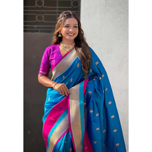 Sari en soie Paithani bleu avec bordure en satin Muniya, vêtements indiens et pakistanais par Elite Weaves - Product Image 6
