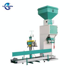 Prix <span class=keywords><strong>moins</strong></span> <span class=keywords><strong>cher</strong></span> de la machine à emballer les <span class=keywords><strong>granulés</strong></span> de bois avec convoyeur en vente - Product Image 1