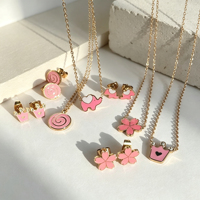 Set Perhiasan Kalung Liontin Mahkota dan Anting Bunga Terlaris Lintas Negara, Anting Tusuk Gajah Pink Lucu, Perhiasan Berlapis Elektroplating