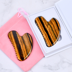 Massaggiatore Gua Sha in Pietra Naturale Occhio di Tigre a Forma di Cuore con Superficie Dentellata, Logo Personalizzabile, Strumento Facciale in Giada Marrone con Denti - Product Image 3