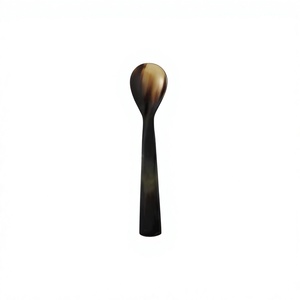 Cuchara de cuerno hecha a mano en India, calidad premium, acabado pulido a espejo, KHADIM HANDICRAFTS, diseño clásico, mango largo, duradera. - Product Image 1