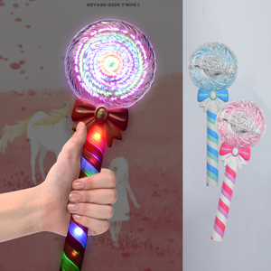 Bán buôn ánh sáng lên dẫn quay Kẹo Cây Đũa phép ánh sáng dính đồ chơi trẻ em <span class=keywords><strong>led</strong></span> Glow Spinner Stick nhấp nháy ánh sáng <span class=keywords><strong>LED</strong></span> Glow Lollipop Wand - Product Image 1