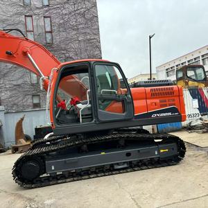Excavatrice Doosan DX225 de 22 tonnes, engin de terrassement lourd, grande excavatrice dotée d'un moteur, d'une boîte de vitesses et d'une pompe. - Product Image 3