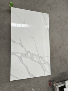 Encimera de Cocina Calacatta, Cuarzo Artificial Blanco, Diseño Moderno, Acabado Pulido - Product Image 4