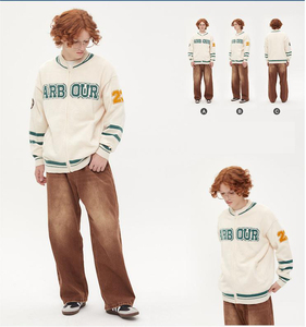 Chaquetas Varsity de Invierno para Parejas, Nueva Tendencia de Moda, con Patrón de Letras, Tela de Lana, Diseño Transpirable - Product Image 3