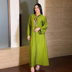 Nouvelle collection printemps-automne, robe jalabia musulmane à capuche pour femmes, style Moyen-Orient, luxe léger, faite à la main, avec des perles et des glands - Product Image 4
