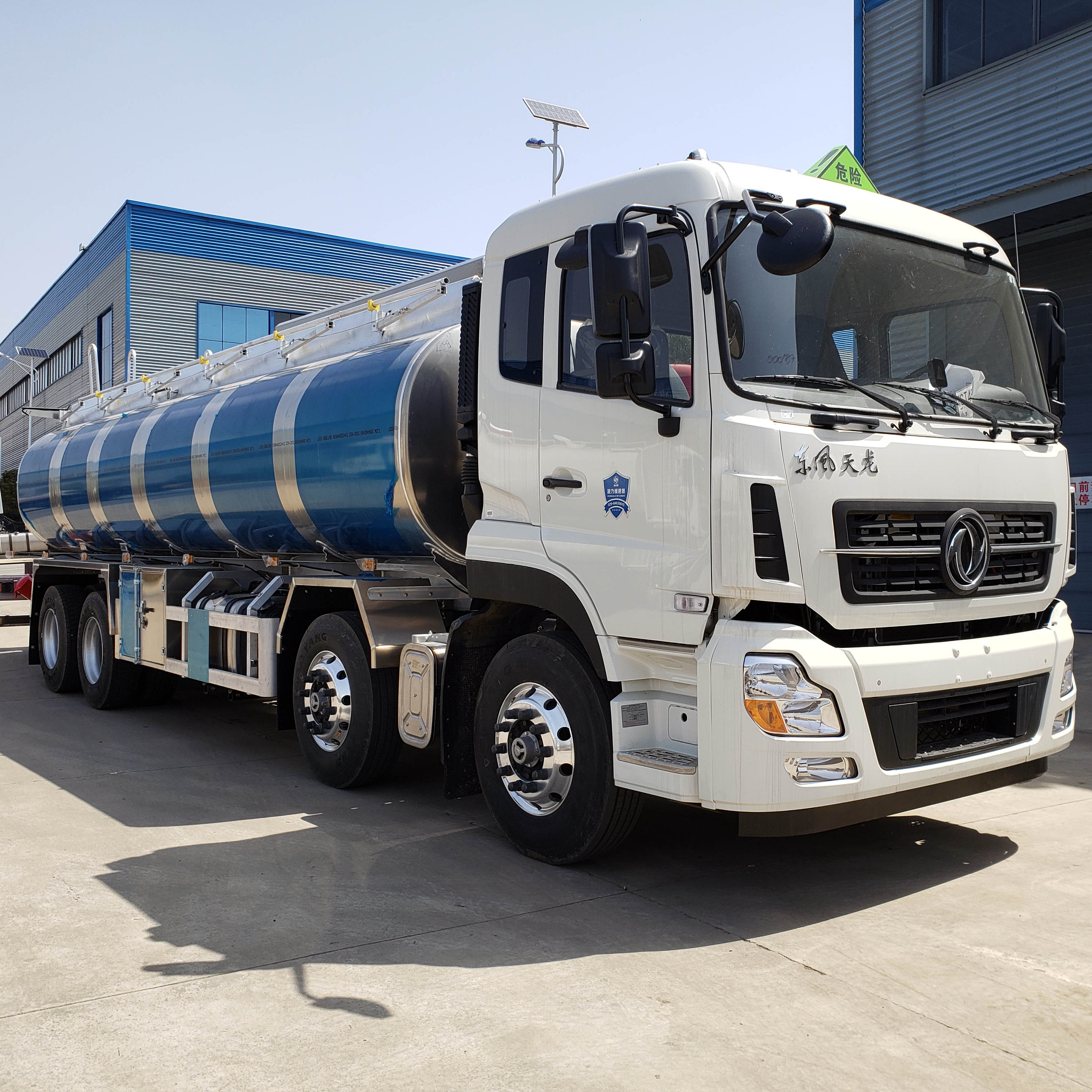 DFAC 8X4 20CBM to 45CBM Aluminum Alloy Fuel Tanker Trucks for Oil/Fuel/Diesel/Gasoline Transport
