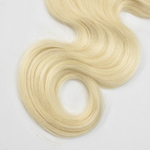 Bombshell 613 Platinum Body Wave Tape-In Hair |   <span class=keywords><strong>Cheveux</strong></span> blonds glacés pour une longueur et un volume ultimes - Product Image 6