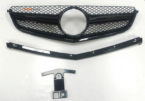 <span class=keywords><strong>Calandre</strong></span> sport <span class=keywords><strong>C63</strong></span> look <span class=keywords><strong>W204</strong></span> <span class=keywords><strong>AMG</strong></span> pour Mercedes Benz classe C <span class=keywords><strong>W204</strong></span> <span class=keywords><strong>calandre</strong></span> de pare-chocs avant 2008 2011 - Product Image 6