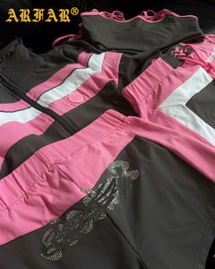 Completo Loungewear Donna 2 Pezzi Primavera Estate 2026: Top Sportivo e Shorts con Blocchi di Colore, Personalizzabile con Logo - Product Image 4