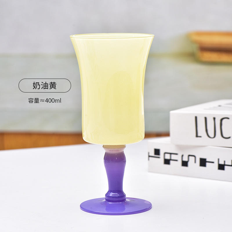 สีเหลือง