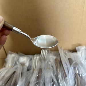 Sáng Tạo 304 Thép Không Gỉ Thiết Lập Dao Kéo Trang Trí Óc Chó Gỗ Xử Lý Phương Tây Nhà Hàng Ăn Muỗng - Product Image 2