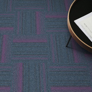 Milieuvriendelijke Tapijttegels 50X50Cm Groene Gery Pp Materiaal Zelfklevende Vergaderzaal Tapijttegels Met Pvc-Rug - Product Image 3