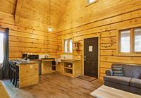 Maison moderne de luxe en bois naturel au design écologique Grandes maisons avec cabine Toit triangulaire Maison préfabriquée pour vivre