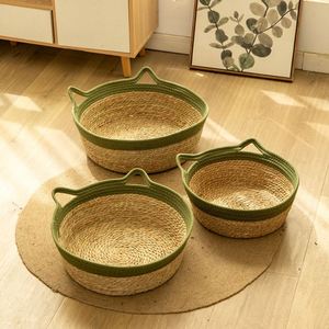 Lit pour chat en herbe naturelle tressée, panier rond en paille tressée pour animaux de compagnie, maison en feuilles de cattail tressées à la main avec coussin doux - Product Image 3