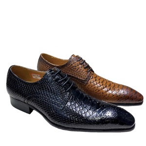 Chaussures habillées en cuir Oxford faites à la main pour hommes, avec embout en acier, en cuir de vachette pleine fleur, motif floral haut de gamme, décontractées et élégantes, collection automne 2026 - Product Image 1
