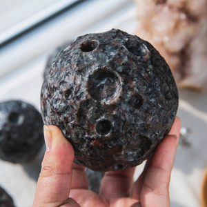 Nouvelle sphère de Yooperlite polie, cristaux naturels, pierres de guérison, sphères de différentes tailles pour collection - Product Image 6