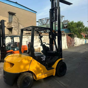 Chariot élévateur à fourche diesel de 3 tonnes d'occasion de haute qualité pour les industries de la construction Transport alimenté par palette - Product Image 1