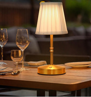 İskandinav Kumaş Kapaklı Masa Lambası Modern Minimalist Tarz Ortam Aydınlatması Beyaz Abajur Yemek Odası Yatak Odası Gece Lambası
