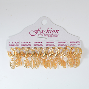 Pendientes botánicos Art Deco al por mayor con diseño de pétalos calados para piel sensible, pendientes colgantes en forma de lágrima con tarjeta minorista, tono <span class=keywords><strong>oro</strong></span>, arete - Product Image 1