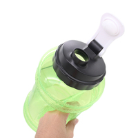 Bouteille d'hydratation carrée avec sangle, bouteille de lait en plastique à large ouverture, bouteilles de jus en plastique vides de 2 litres