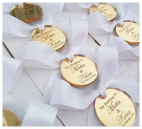Placa de ajuste de menú acrílica con espejo dorado personalizado con texto grabado y lazo acrílico para decoraciones de aniversario de boda