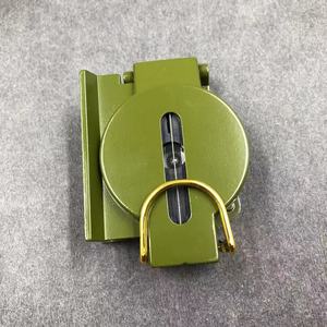 <span class=keywords><strong>La</strong></span> brújula multifuncional de aluminio con puntero es adecuada para acampar al aire libre. - Product Image 5