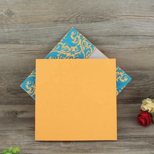 Personalisierte Blanko-Einladungskarte im Indischen Stil in Grün und Orange mit Luxus-Flockdruck - Product Image 4