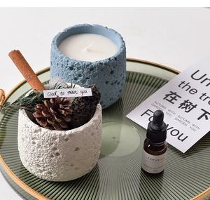 Pot à <span class=keywords><strong>bougie</strong></span> nordique <span class=keywords><strong>de</strong></span> thérapie aromatique en cristal avec logo en relief personnalisé vente en gros <span class=keywords><strong>de</strong></span> <span class=keywords><strong>bougie</strong></span> parfumée en cire <span class=keywords><strong>de</strong></span> soja avec récipient à <span class=keywords><strong>bougie</strong></span> en béton - Product Image 2