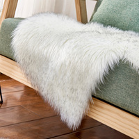 Tapis en fausse fourrure tufté en forme de double cœur avec envers en daim, taille personnalisée pour salon, chambre, canapé, balcon, maison