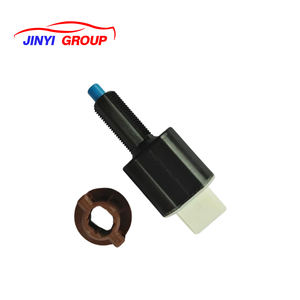 Interrupteur de feu stop adapté pour Toyota 8434039015 84340-39015 - Product Image 1