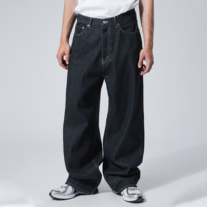 Jeans en denim japonais avec logo personnalisé en cuir, coupe large, denim brut, jeans baggy pour hommes, skate, hip hop, jeans de haute qualité - Product Image 5