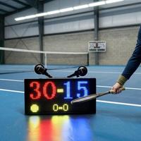 Tableau d'affichage numérique LED portable GANXIN de nouvelle conception avec capteur de raquette à ventouse pour le padel, le tennis et le badminton sur terrain.