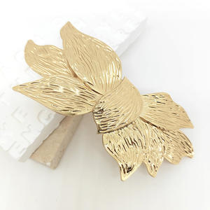 <span class=keywords><strong>Pince</strong></span> à cheveux polyvalente haut de gamme en alliage de <span class=keywords><strong>zinc</strong></span> avec texture feuille, 9 cm, pour femme, style vintage transfrontalier, idéale pour les franges, cadeau - Product Image 2