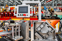 Machine de formage et de pliage de cadres de portes en acier avec moteur, engrenages, roulements et boîte de vitesses - Haute sécurité, multi-tension (380V/440V/220V)
