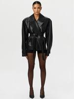 Manteau court en cuir PU haut de gamme pour femme, à taille ajustable, avec grand col à revers, design élégant et ceinture intégrée, idéal pour le printemps