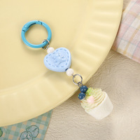 Porte-clés en résine en forme de cupcake simulé, breloque de sac perlée motif ours et cœur, style dessert sucré, porte-clés décoratif, petit cadeau portable