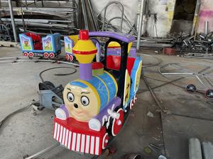 Vente en gros de trains électriques rotatifs compacts à 4 ou 5 places avec rails pour parcs d'attractions, train électrique commercial à monter soi-même - Product Image 4