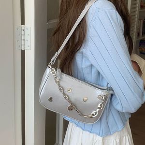 Sac à bandoulière pour femme de style coréen, noir texturé, avec chaîne décorative, fermeture éclair souple, pour tenues de tous les jours, sac bandoulière - Product Image 4