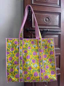 Bolso Tote Acolchado de Algodón con Estampado a Mano, Bolso de Hombro para Compras, Bolso Tote Geométrico Multicolor con Forro de Algodón Floral Jaal - Product Image 2