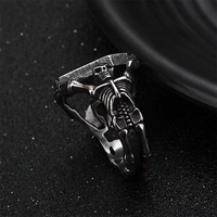 En gros Bagues signet pour hommes en acier inoxydable, motif cercueil de vampire et crâne squelette en relief, style vintage gothique punk, bague de déclaration