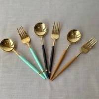 Ensemble de couverts en acier inoxydable 304 plaqué or avec manche coloré et logo personnalisé, ensemble cuillère-fourchette pour bar, hôtel, restaurant, en gros